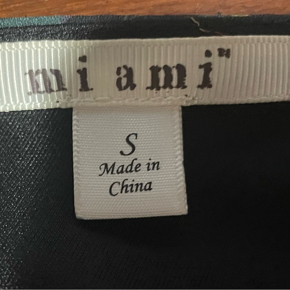 MIAMI Brand Sz-S Black W/Red Floral Pattern Dress - Picture 6 of 7